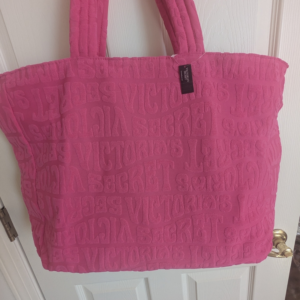 Victoria’s Secret PINK Hot Pink Quilted Logo Tote Bag NWT Large Travel Gym